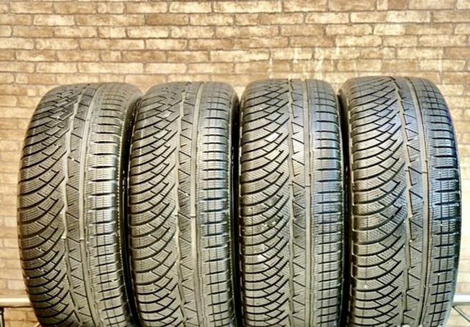 Michelin Alpin A4 235/55 R17