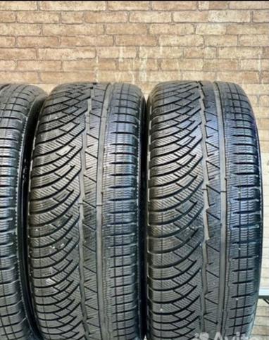 Michelin Alpin A4 235/55 R17