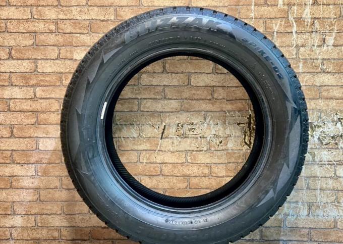 Bridgestone Blizzak Spike-02 215/55 R16