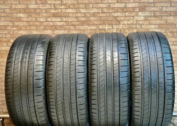 Pirelli P Zero PZ4 255/40 R20