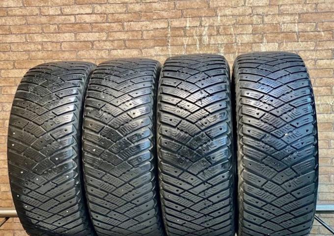 Goodyear Ultragrip Ice Arctic 205/55 R16