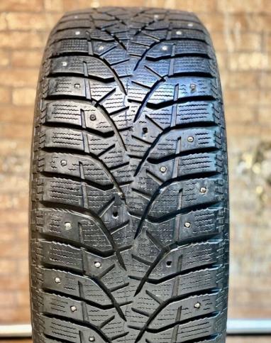 Bridgestone Blizzak Spike-02 215/55 R16