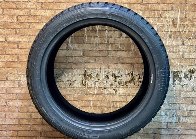 Nitto Therma Spike 275/40 R20