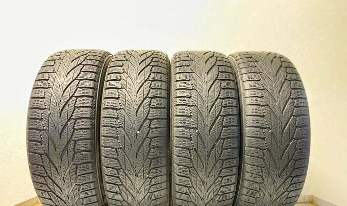 Nokian Tyres Hakkapeliitta R2 SUV 235/65 R17