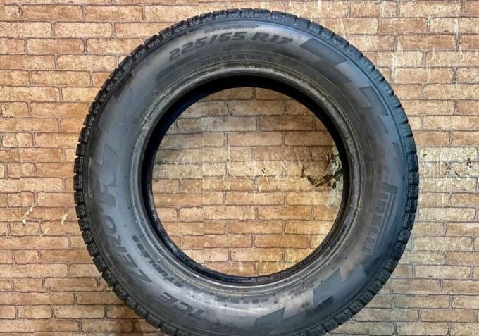 Pirelli Ice Zero FR SUV 225/65 R17