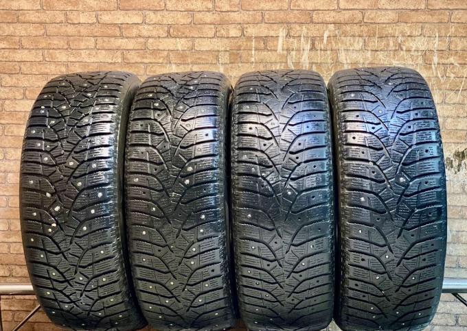 Bridgestone Blizzak Spike-02 215/55 R17