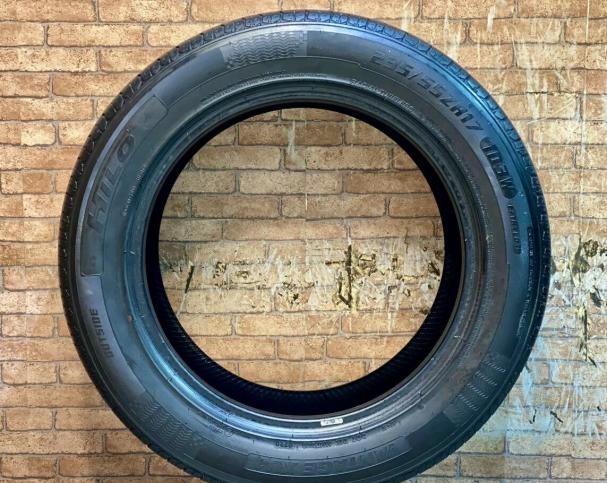 Hilo Vantage XU1 235/55 R17