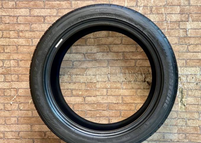 Bridgestone Potenza S001 255/40 R18