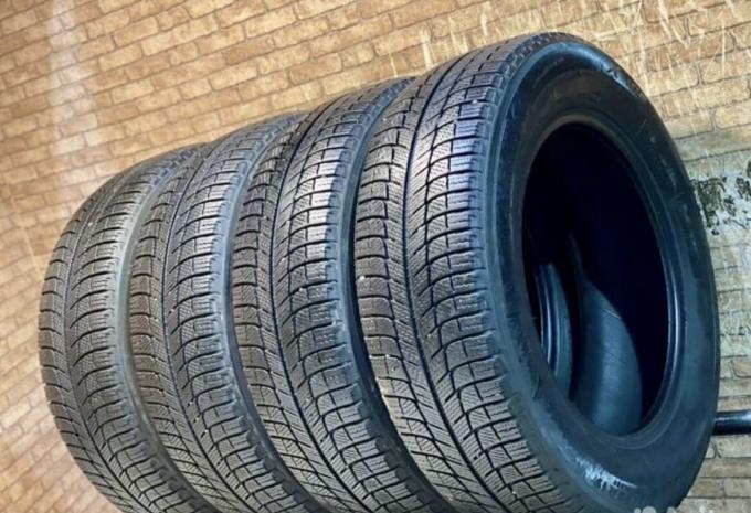 Michelin X-Ice XI3 215/65 R17