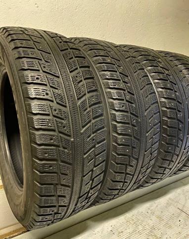 Kumho I'Zen KW22 235/65 R17