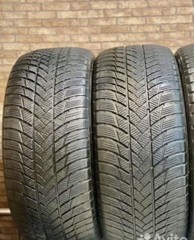 Bridgestone Blizzak LM-001 285/45 R21