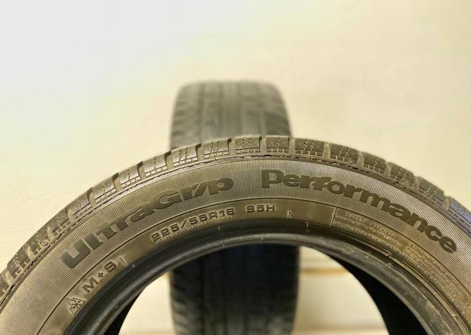 Goodyear UltraGrip Performance 225/55 R16