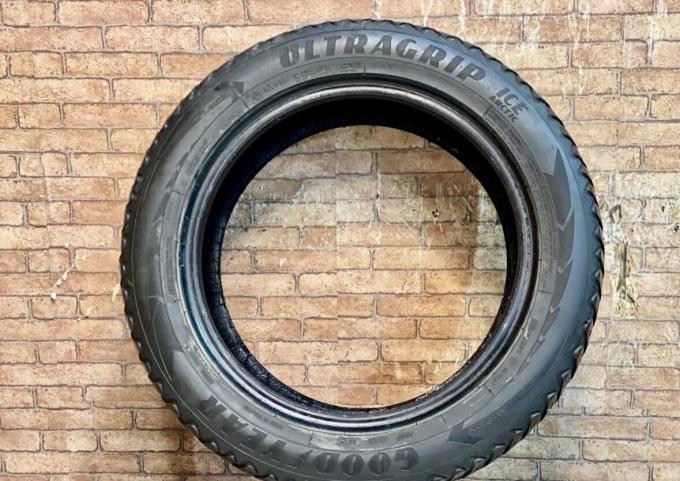 Goodyear Ultragrip Ice Arctic 205/55 R16