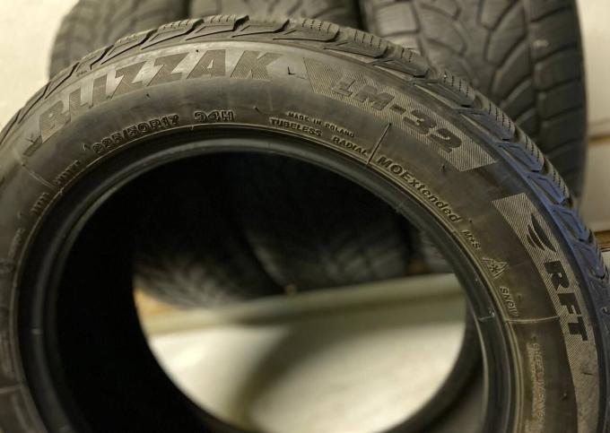 Bridgestone Blizzak LM-32 225/50 R17