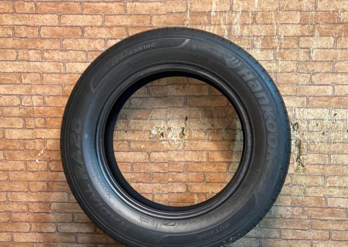 Hankook Radial RA28 205/65 R16C