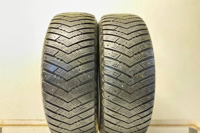 Goodyear UltraGrip Ice Arctic SUV 225/60 R18