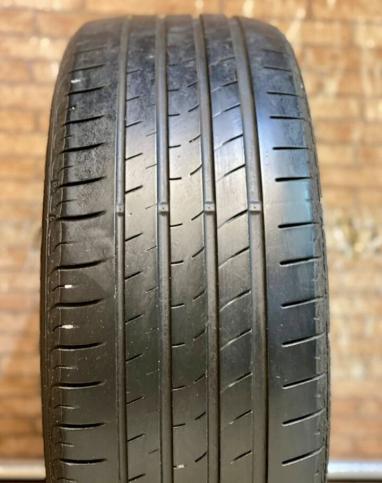 Nexen N Fera RU1 235/45 R19