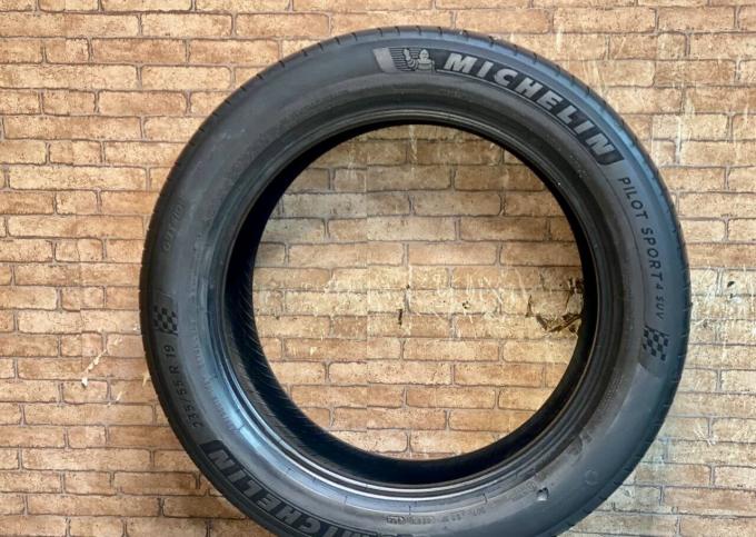 Michelin Pilot Sport 4 SUV 235/55 R19