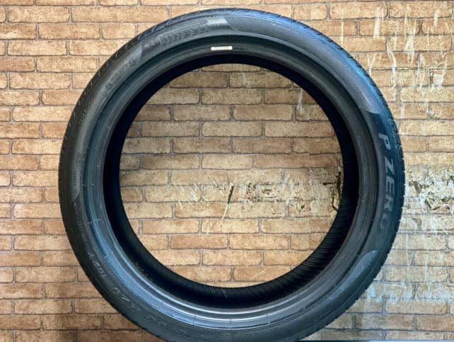 Pirelli P Zero 275/35 R20