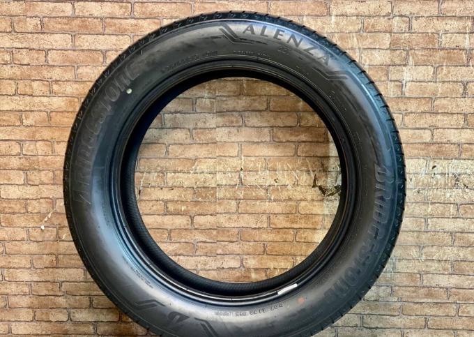 Bridgestone Alenza 001 235/55 R19