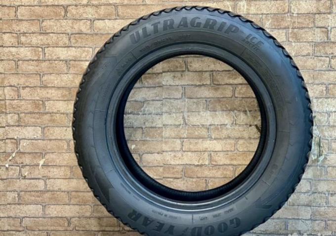 Goodyear Ultragrip Ice Arctic 185/65 R15