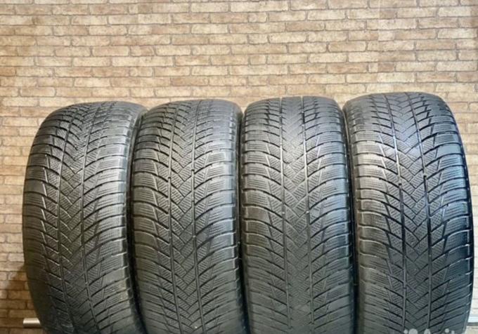 Bridgestone Blizzak LM-001 285/45 R21