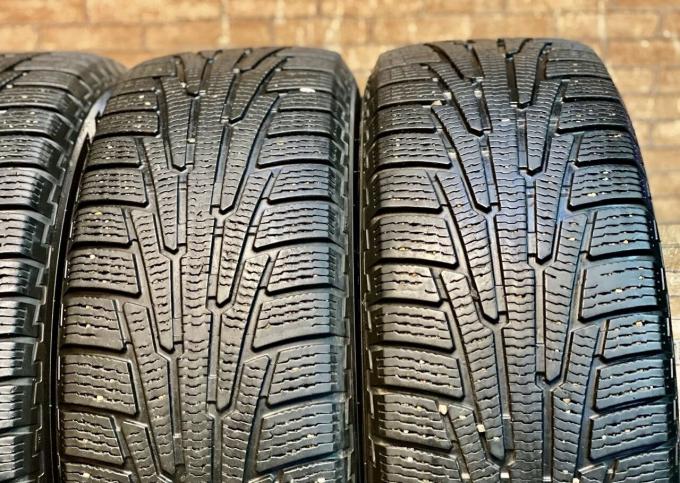 Nokian Tyres Hakkapeliitta R SUV 235/65 R17