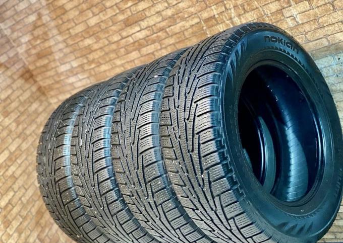 Nokian Tyres Hakkapeliitta R SUV 235/65 R17