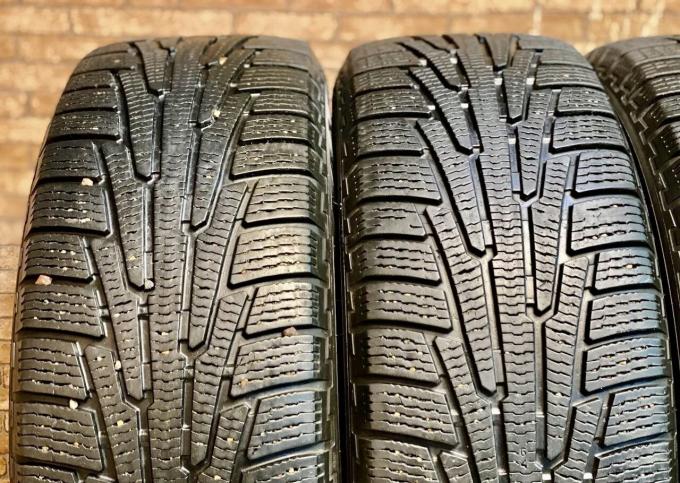 Nokian Tyres Hakkapeliitta R SUV 235/65 R17