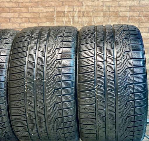 Pirelli Winter Sottozero 240 Serie II 235/35 R19 и 295/30 R19