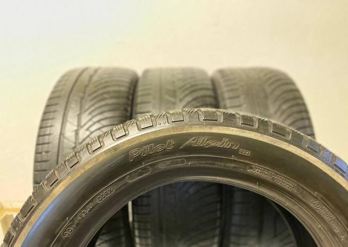 Michelin Pilot Alpin PA4 235/55 R17