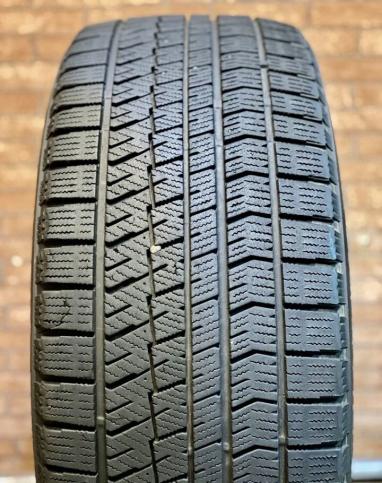 Bridgestone Blizzak VRX2 245/45 R18