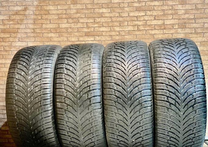 Nokian Tyres WR SUV 4 275/45 R21