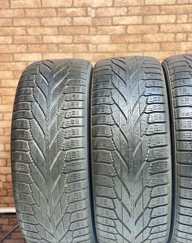 Nokian Tyres Hakkapeliitta R2 235/60 R17