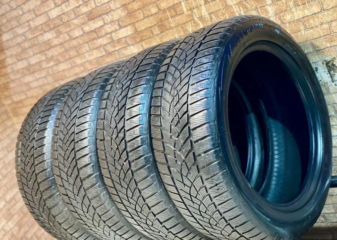 Goodyear UltraGrip Performance 215/55 R17