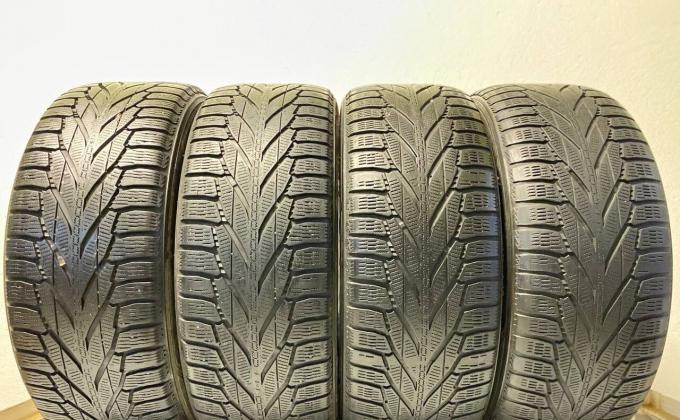 Nokian Tyres Hakkapeliitta R2 SUV 235/60 R17