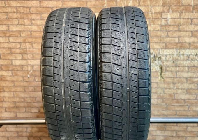 Bridgestone Blizzak Revo GZ 215/60 R17