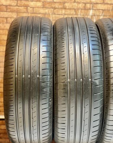 Yokohama BluEarth AE50 SUV 215/65 R17