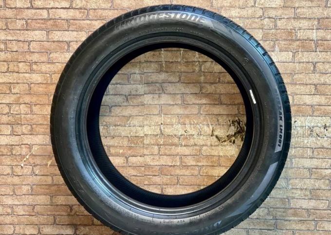 Bridgestone Blizzak LM-001 Evo 275/45 R20