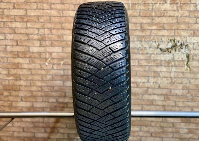 Goodyear Ultragrip Ice Arctic 215/60 R16