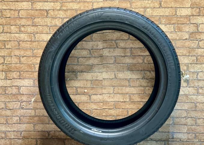 Bridgestone Turanza T005 215/45 R17