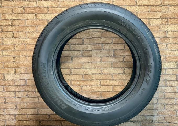 Bridgestone Dueler H/T 687 225/65 R17