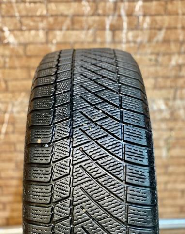 Continental ContiVikingContact 6 215/60 R17