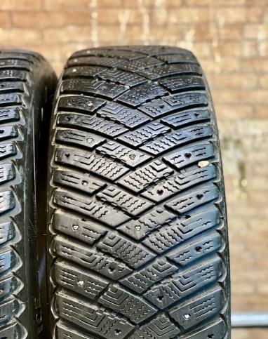 Goodyear Ultragrip Ice Arctic 215/60 R16