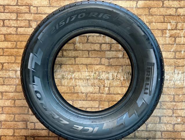 Pirelli Ice Zero 215/70 R16