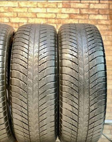 Bridgestone Blizzak LM-001 Evo 225/60 R18