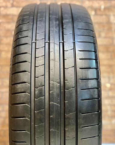 Pirelli P Zero PZ4 245/50 R19