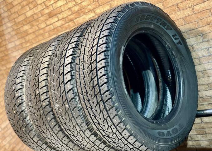 Toyo Open Country I/T 215/70 R16