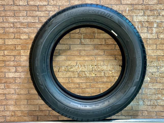 225/60 R18 Bridgestone Blizzak LM-001 зимние нешипованные