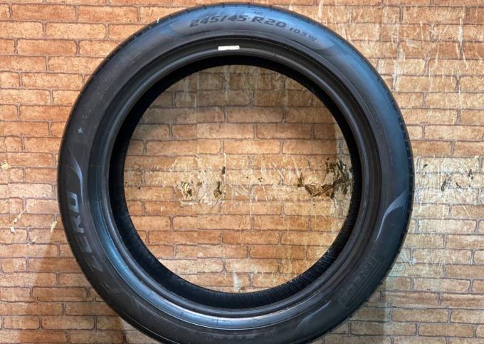 Pirelli P Zero PZ4 245/45 R20